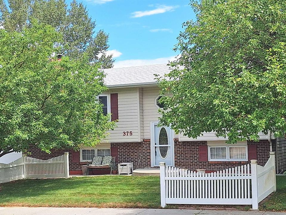 1st image of 375 Zinnia St