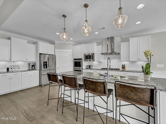 5th image of 506 Deveraux Drive