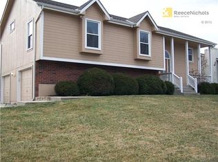 628 SE Shiloh Dr, Lees Summit, MO 64063