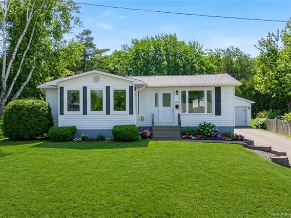 409 Gardiner St, Oromocto, NB E2V 1G4