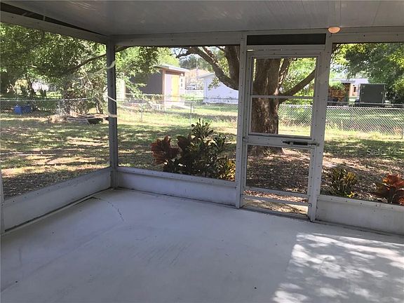3rd image of 707 Sarita St