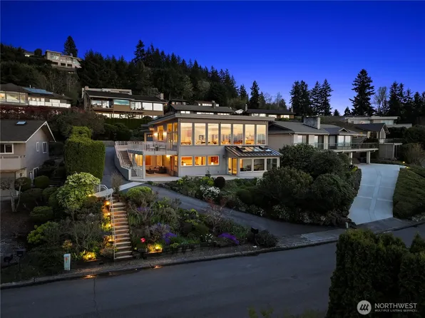 4640 Somerset Place SE, Bellevue, WA 98006