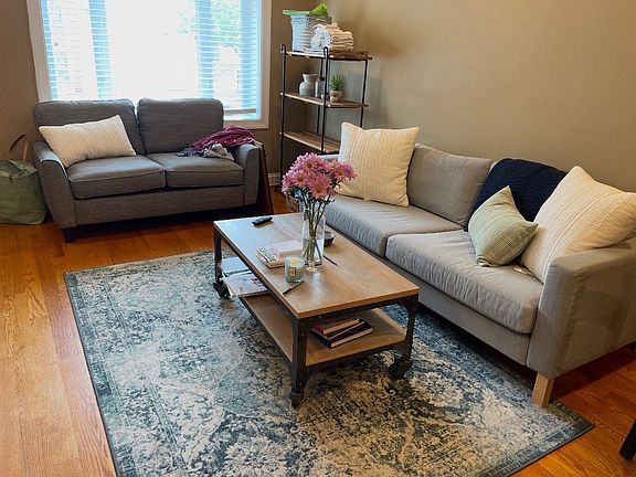 2nd image of 3211 Dillon St