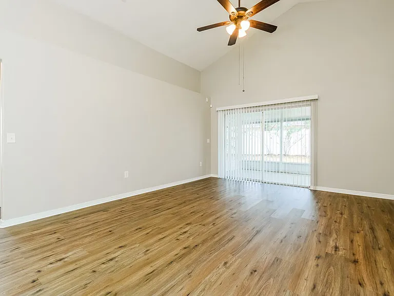 1718 Putney Cir — Photo 8