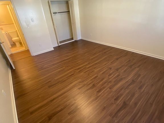 5th image of 165 Pearl St