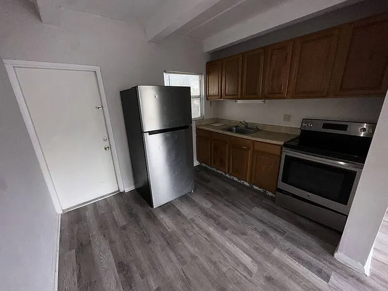 5261 Alhambra Dr — Photo 7