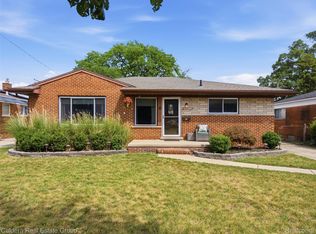 28726 Suburban Dr, Warren, MI 48088