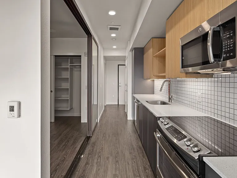 101 Broadway, Live Here, Go Anywhere — Photo 45