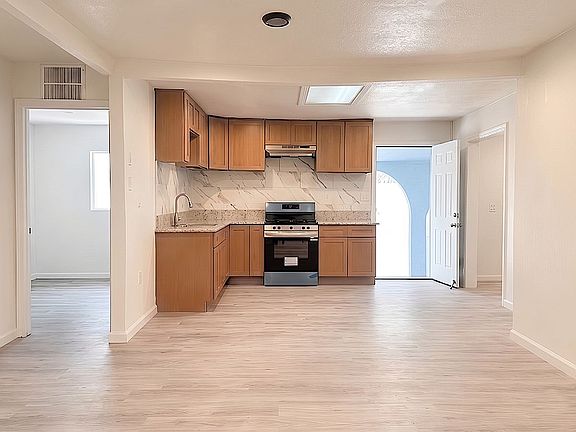 3rd image of 5438 Adobe Rd