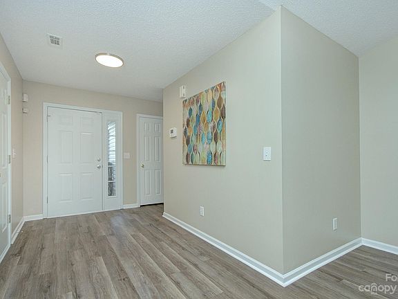 4th image of 537 Chase Brook Dr