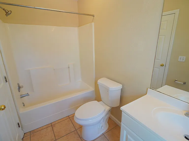 847 W Georgia St — Photo 20
