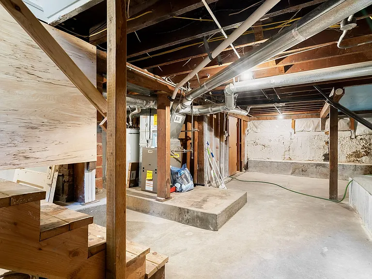 1144 NE Morton St — Photo 17