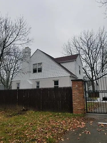 2901 Oakley Ave Photo 1