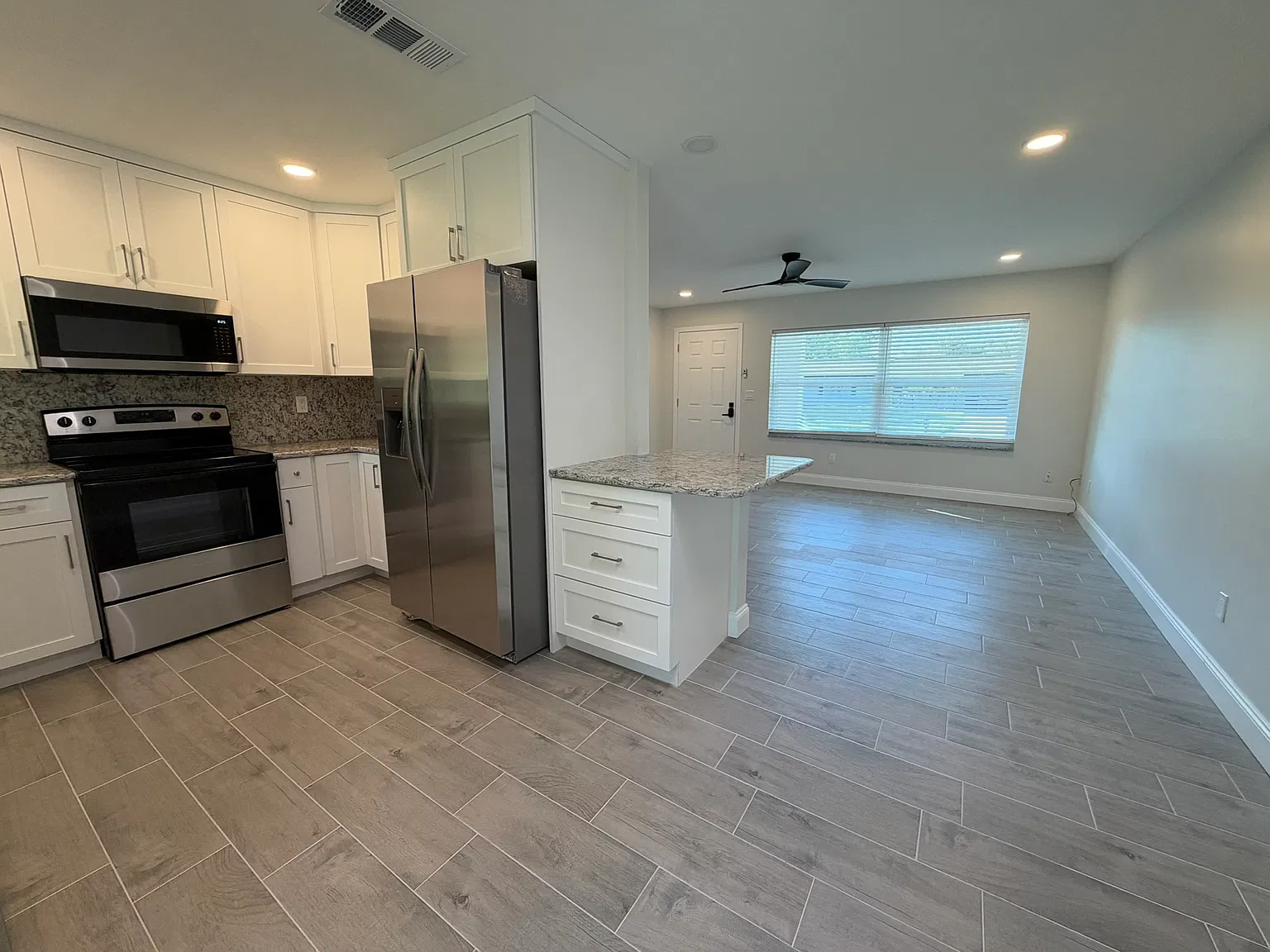 3 bed, 1118 sqft, $2,200 — Photo 4