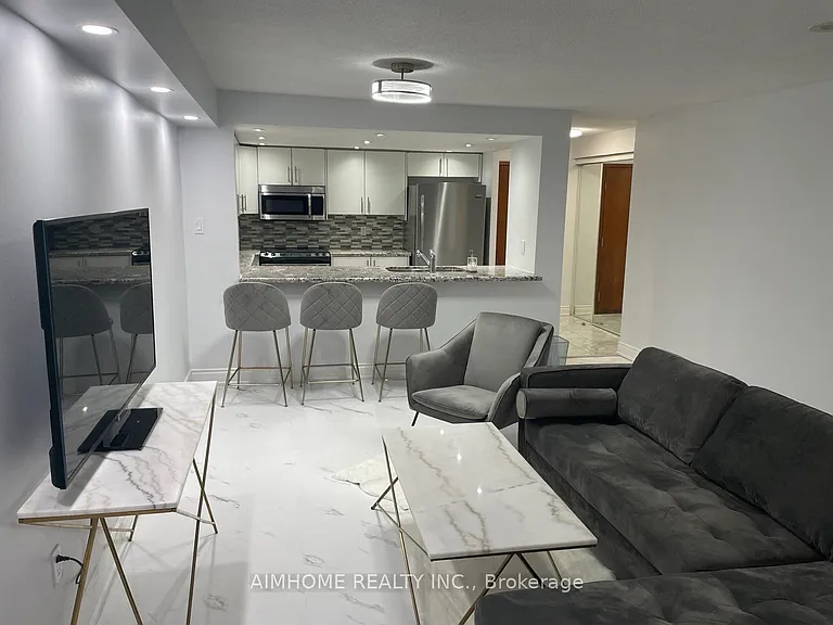 33 University Ave #207 — Photo 4