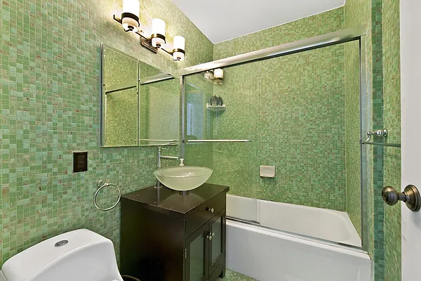 Rented by Nest Seekers International | media 7