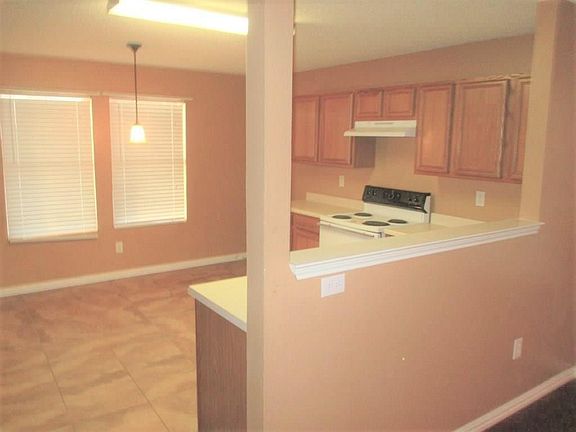 5th image of 237 Stoneridge Dr