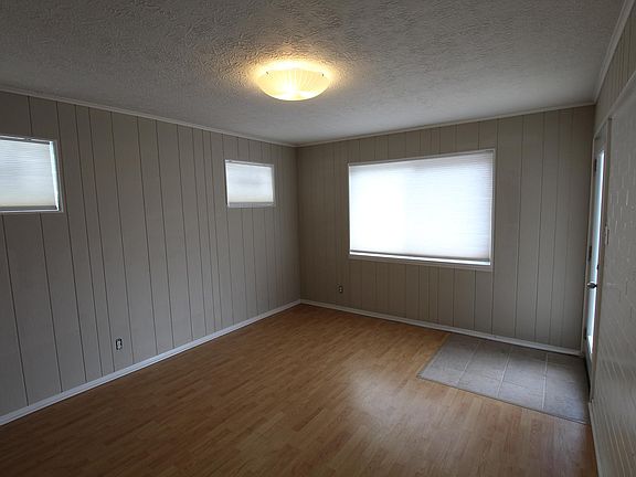 2nd image of 814 Northwest Blvd