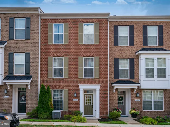 22893 Eileen Sq, Sterling, VA 20166