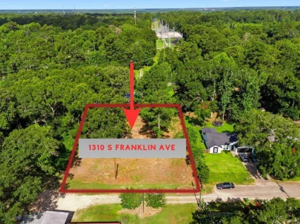 1310 S Franklin Ave, Cleveland, TX 77327