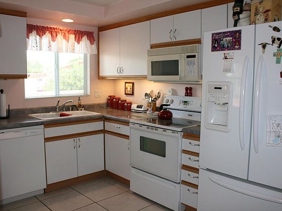2nd image of 1102 N Paseo Maravilloso