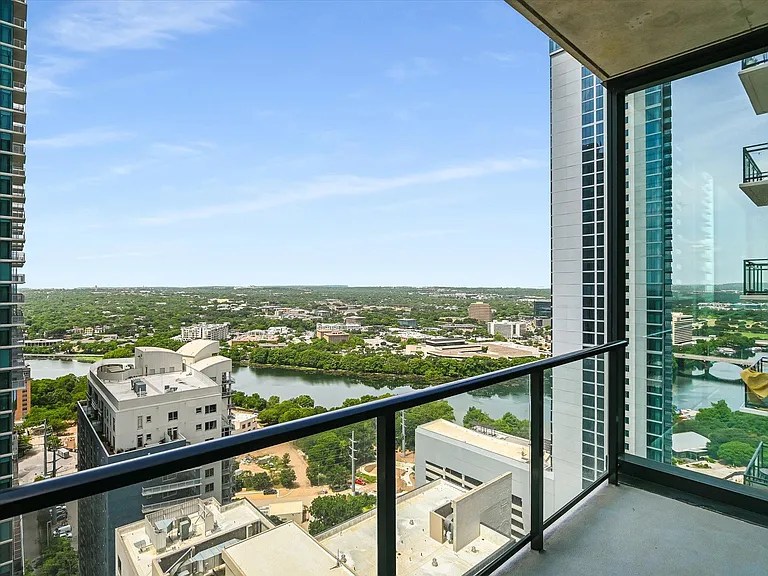 610 Davis St #2705 — Photo 1