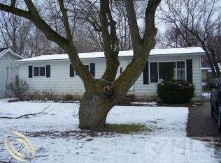 2845 Fishermans Dr, Highland, MI