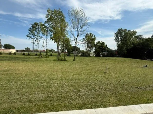 4874 Lakeview Dr, Greenwood, IN 46143