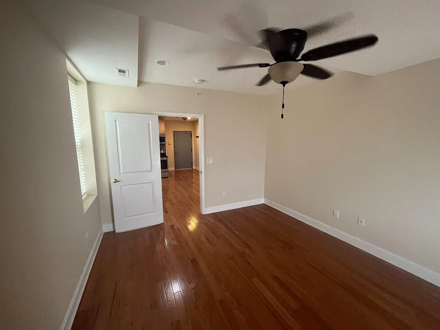 1 bed, 500 sqft, $1,500 — Photo 4