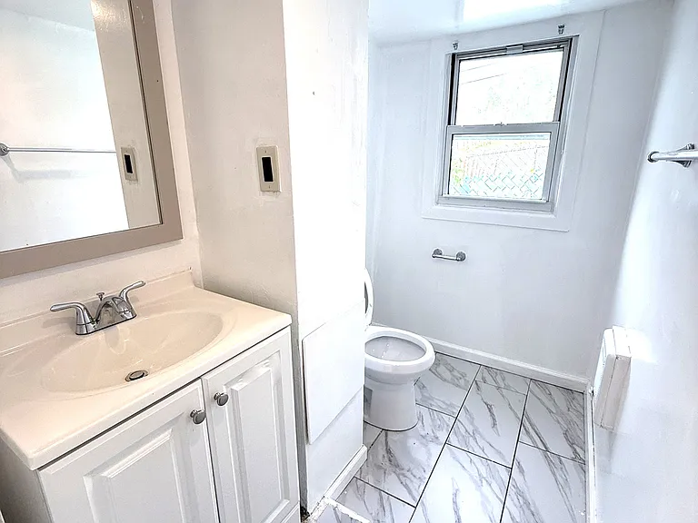 472 2nd St #1 — Photo 9