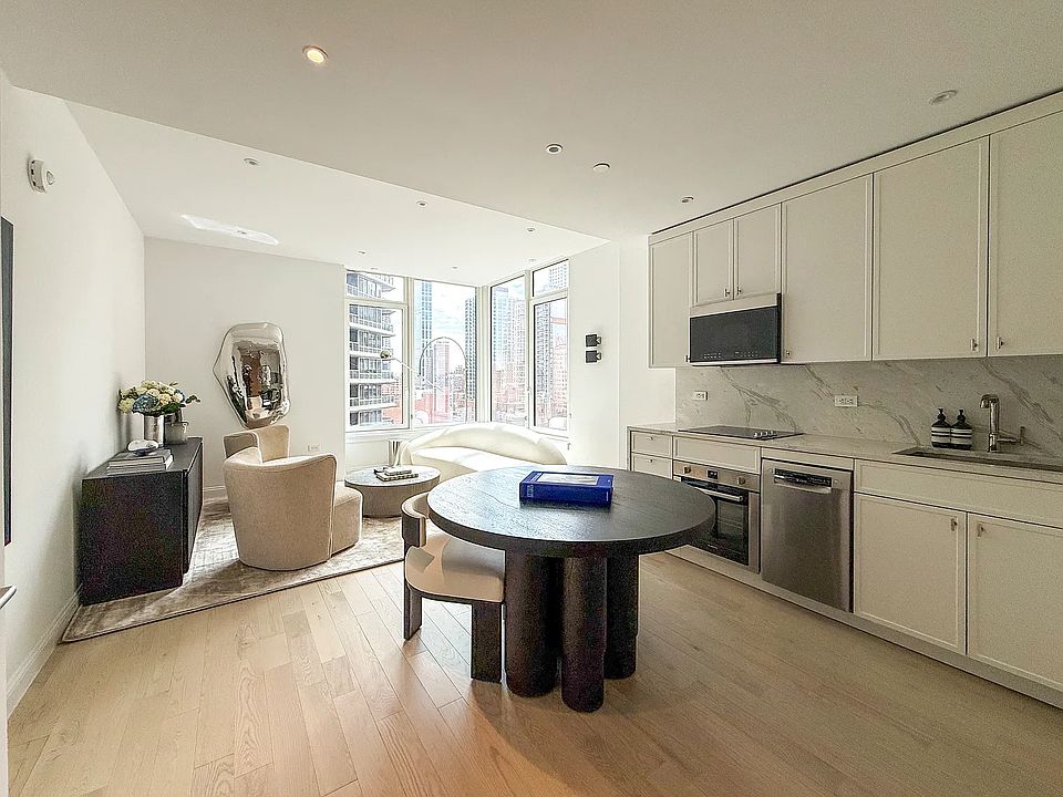 1st image of 1026 3rd Ave #15E
