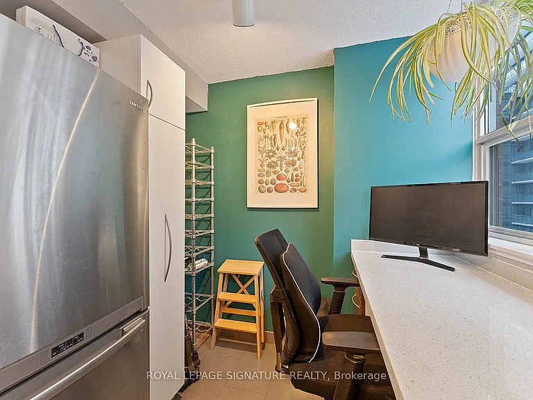 323 Richmond St E #412 — Photo 13