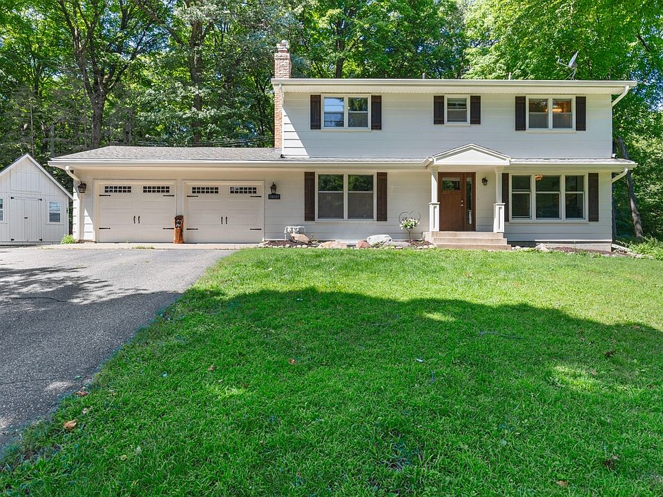 1st image of 26020 Valleywood Ln