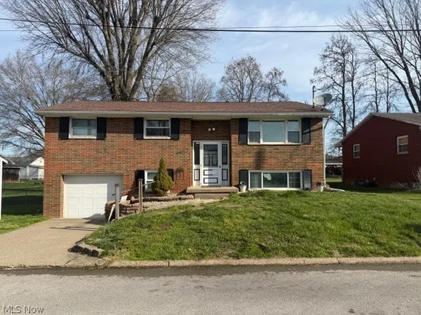 2111 Indiana St, Parkersburg, WV 26101