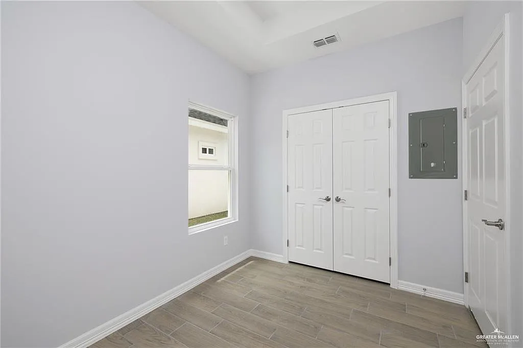 2 bed, 2.0 bath, 936 sqft, $1,200 — Photo 4