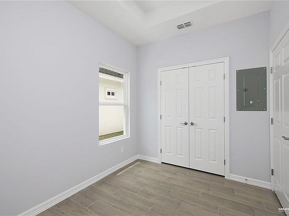 4th image of 416 E Acacia Ave #2