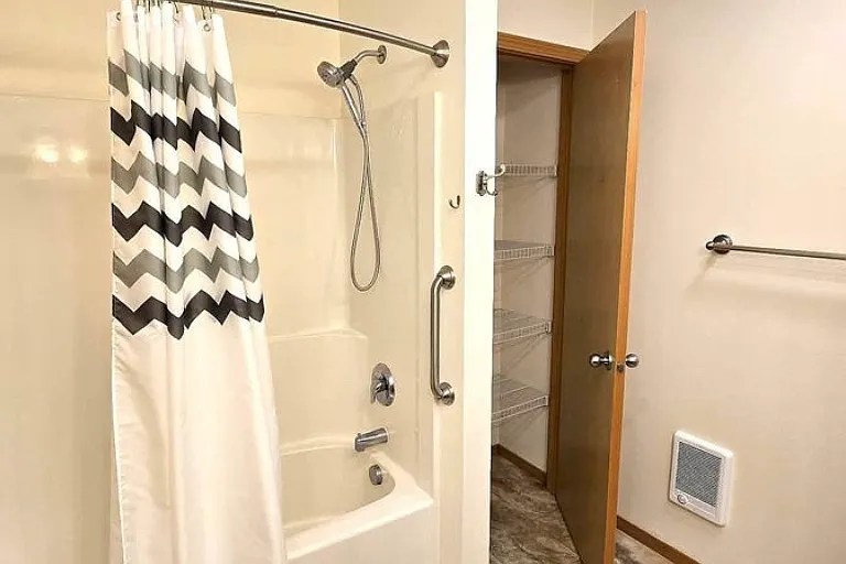 826 Kelsea St — Photo 10