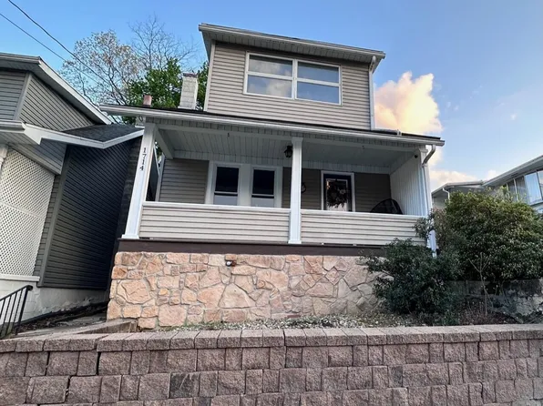 1714 W Pine St, Coal Township, PA 17866