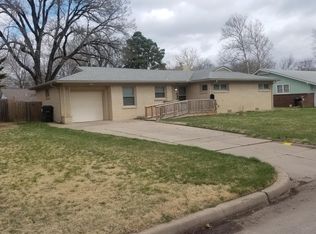 2440 N Riverlawn Dr, Wichita, KS 67204