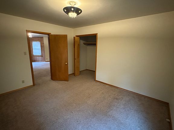 3rd image of 704 E 5th Ave