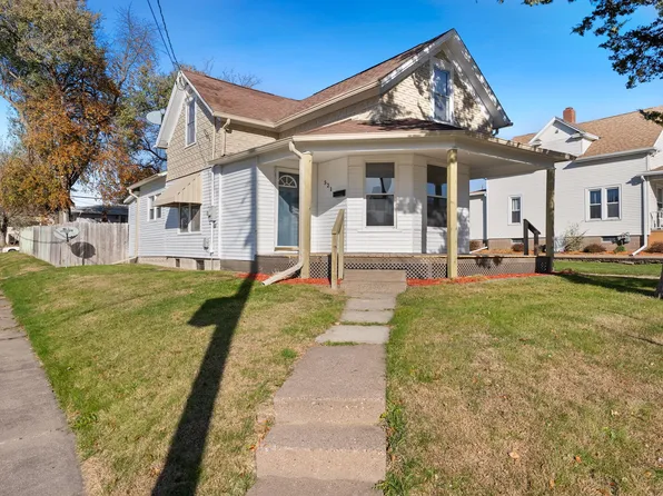 521 Monroe St, Muscatine, IA 52761