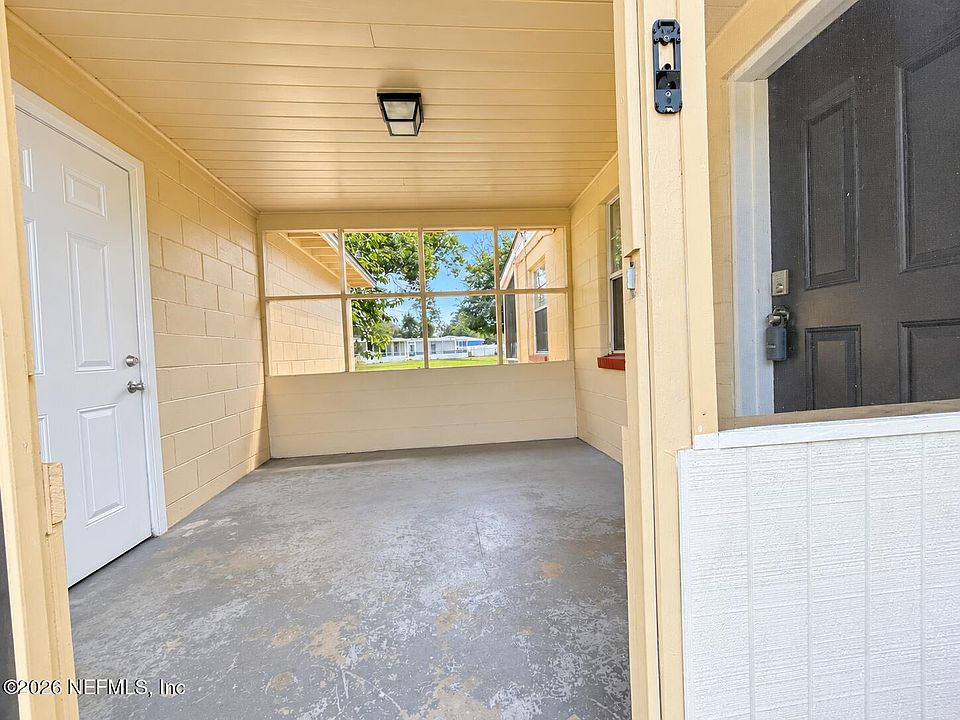 4th image of 7909 CAXTON Circle W