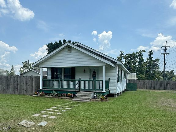 2nd image of 121 Crestwood Dr