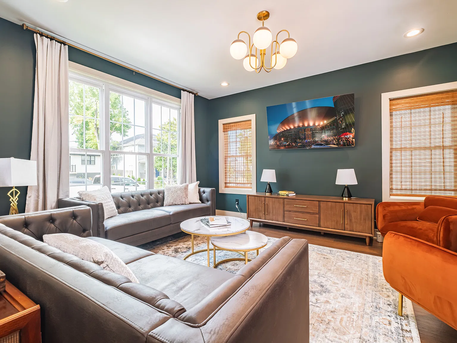 5 bed, 2300 sqft, $5,200 — Photo 3