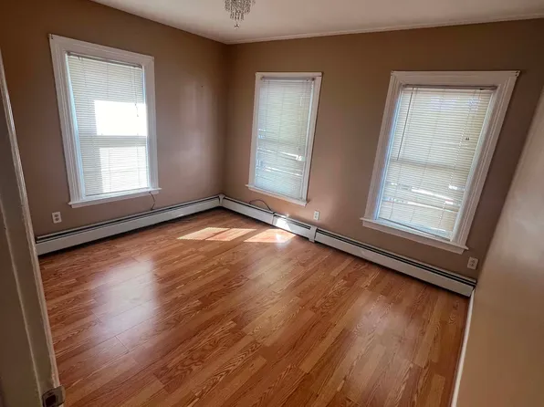 72 Moore St Floor 2, Central Falls, RI 02863