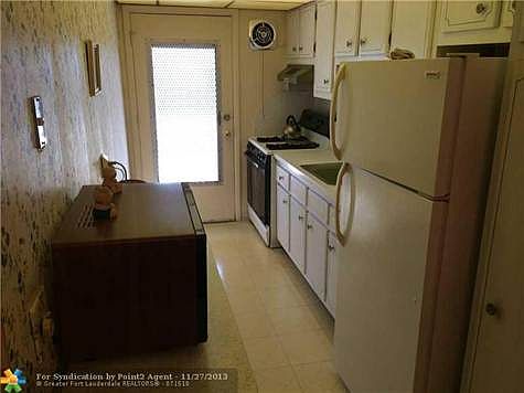 3rd image of 51 NE 204th St APT 14