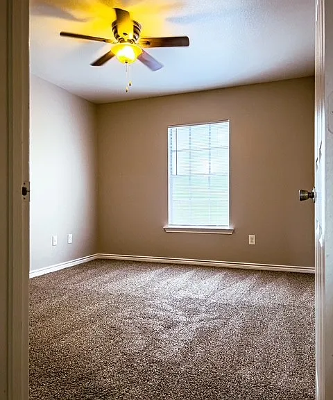 5515 W Loop 281 — Photo 32