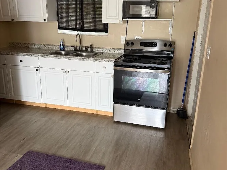 202 S Mango St — Photo 2