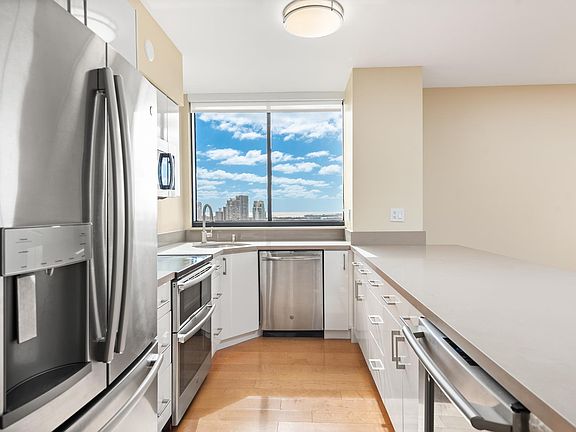 3rd image of 1330 West Ave APT 2802