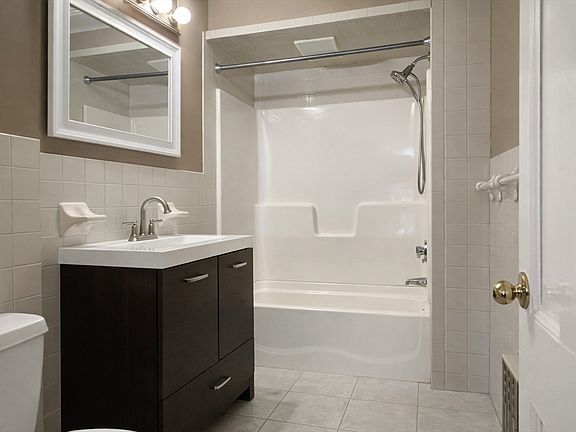 4th image of 140 Hollis Ave #2